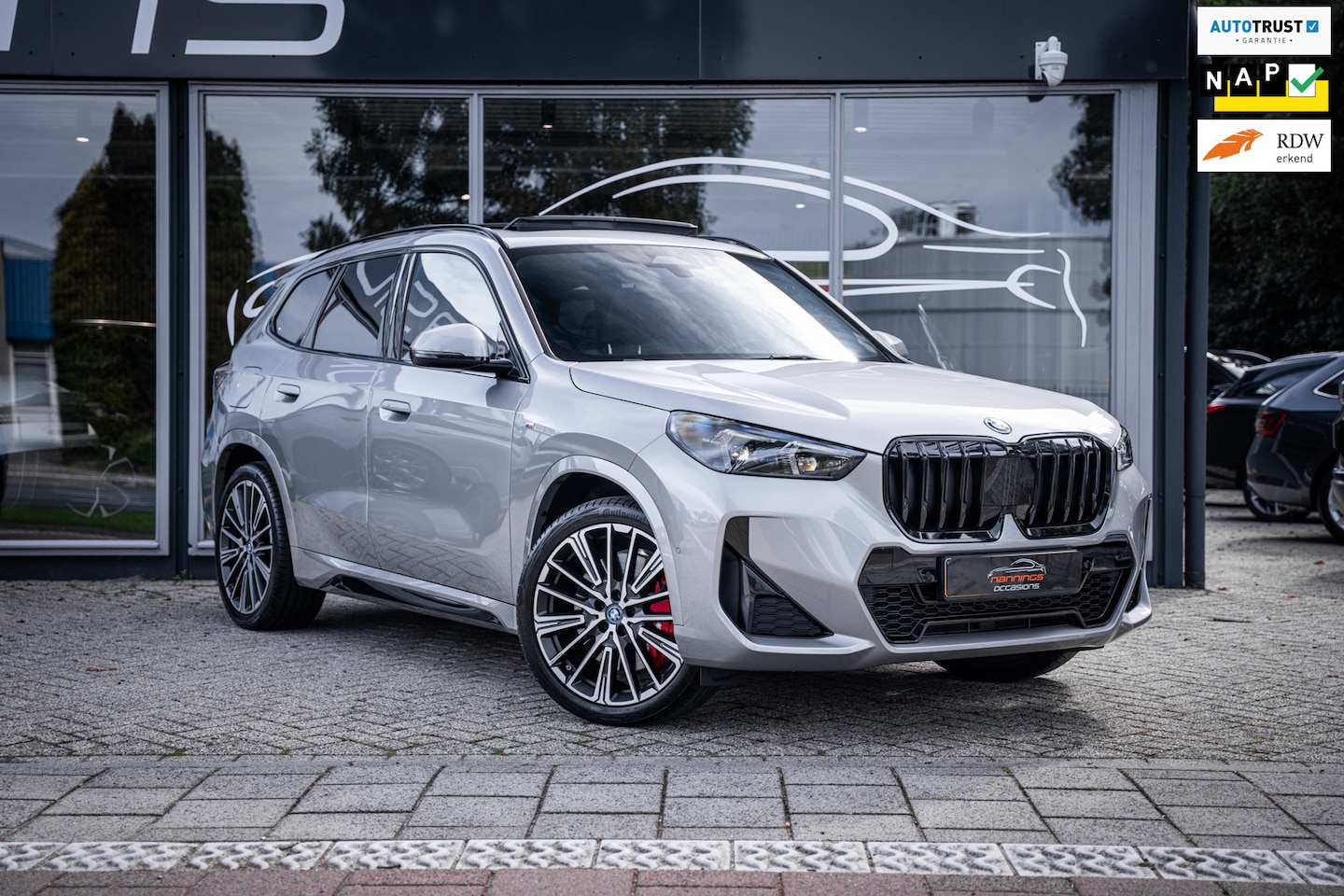 BMW X1 - XDrive25e M Sport|Shadowline|InnovationPack|Leder|Panoramadak|CarPlay|Memory|Camera|Dealer - AutoWereld.nl