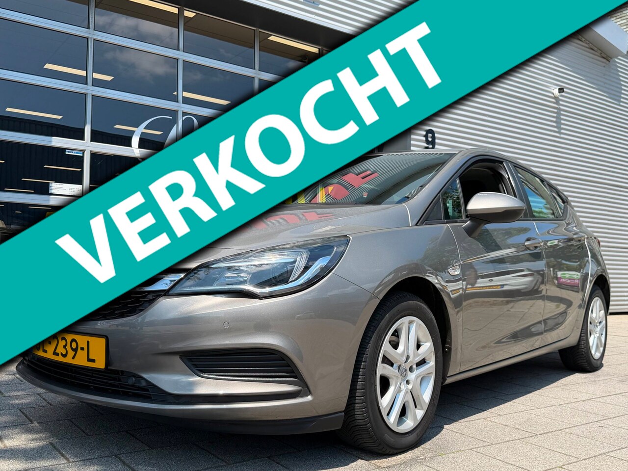 Opel Astra - 1.0 Edition - Navigatie I LED I PDC I Sport velgen I Comfort pakket I Trekhaak I Dealer on - AutoWereld.nl