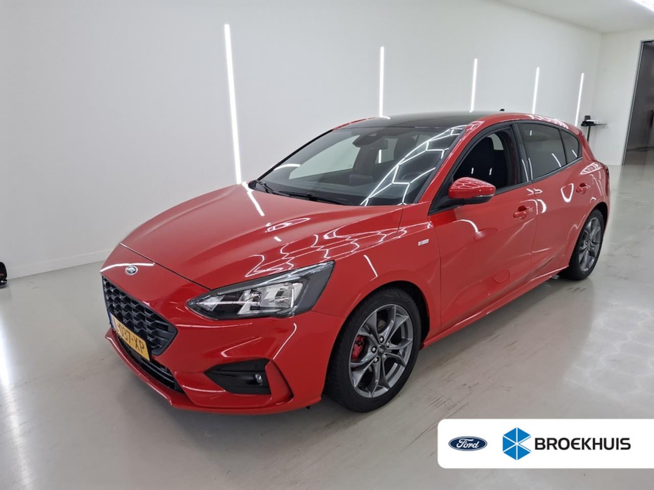 Ford Focus - 1.0 EcoBoost Hybrid ST Line X | Panoramadak | Winterpack | Camera | Adaptive Cruise | LED - AutoWereld.nl