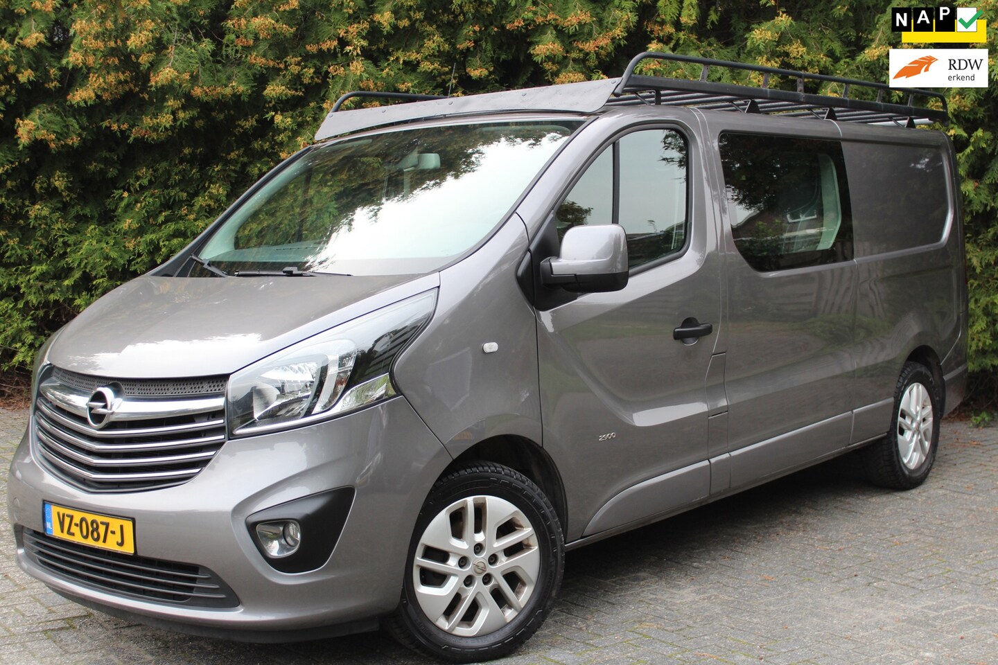Opel Vivaro - 1.6 CDTI L2H1 DC Edition EcoFlex 120PK | Airco | Camera | LMV | NAVI - AutoWereld.nl
