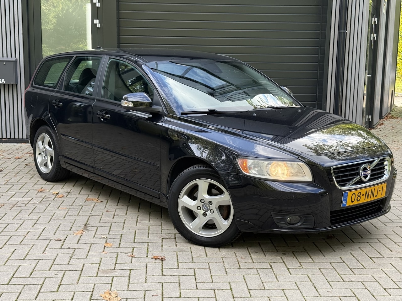 Volvo V50 - 2.0 Sport 1e eigenaar | Volvo dealer onderhouden | Navigatie | PDC | Climate control - AutoWereld.nl