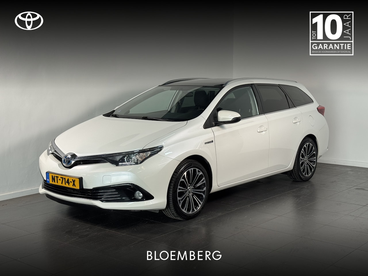 Toyota Auris Touring Sports - 1.8 Hybrid Trend | Panoramadak | Trekhaak | Navigatie | - AutoWereld.nl