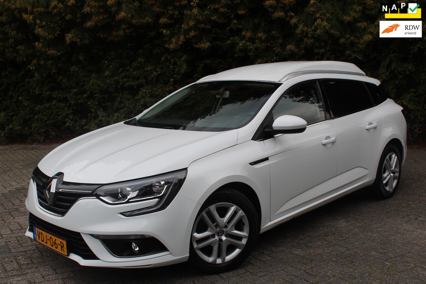 Renault Mégane - VAN 1.5 Blue dCi ZEN 116PK | Climate Control | NAVI | Trekhaak | PDC | Distributie vervang - AutoWereld.nl
