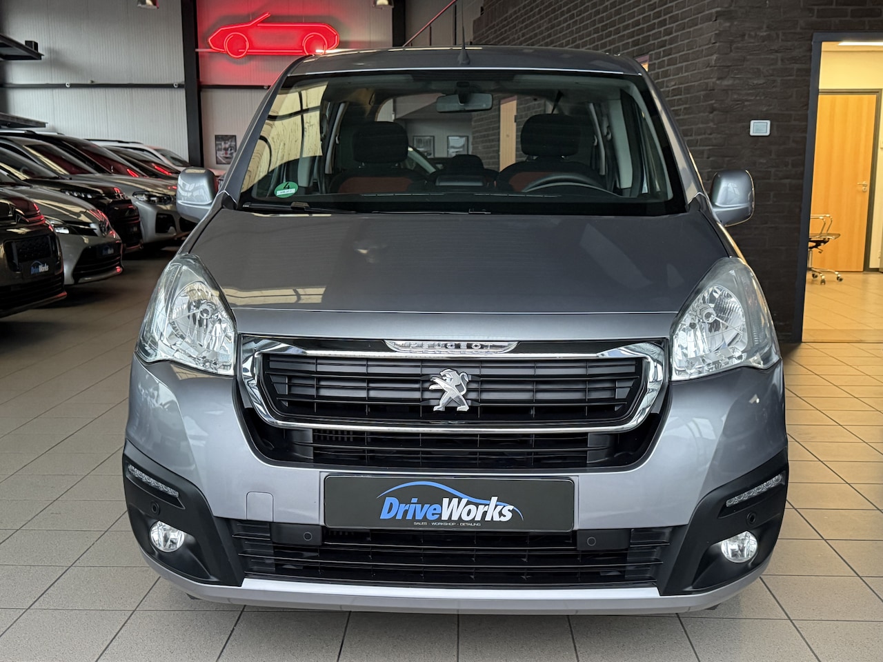 Peugeot Partner Tepee - 1.2 PureTech Active Interesse in een bezichtiging of proefrit, bel of app met 06-24282842 - AutoWereld.nl