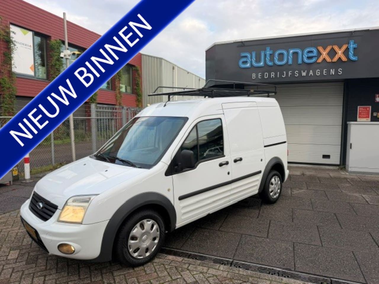 Ford Transit Connect - T230L 1.8 TDCi Trend AIRCO I TREKHAAK I IMPERIAAL I 2 SCHUIFDEUREN - AutoWereld.nl