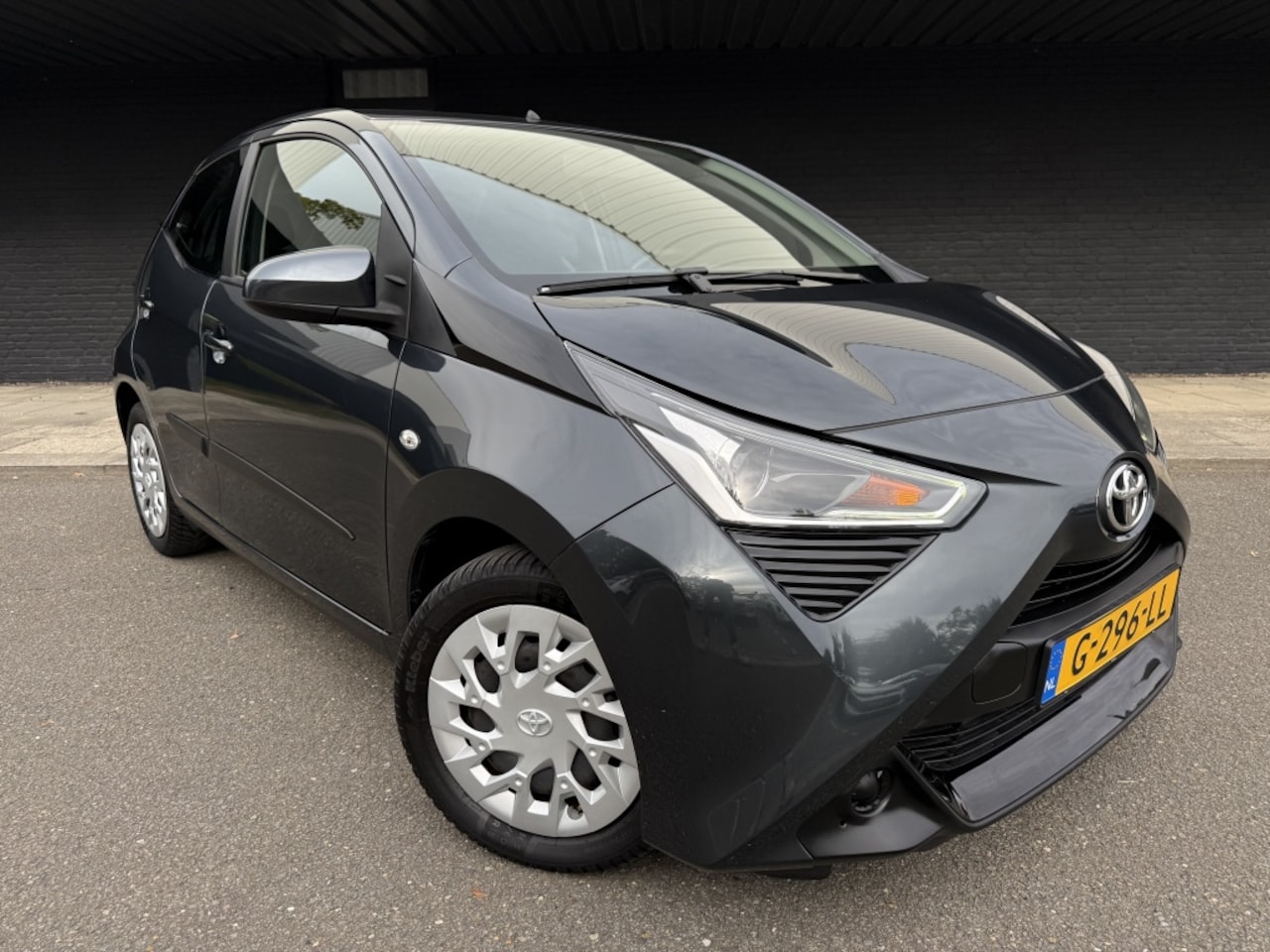 Toyota Aygo - 1.0 VVT-i x-play - Carplay - Android auto - - AutoWereld.nl