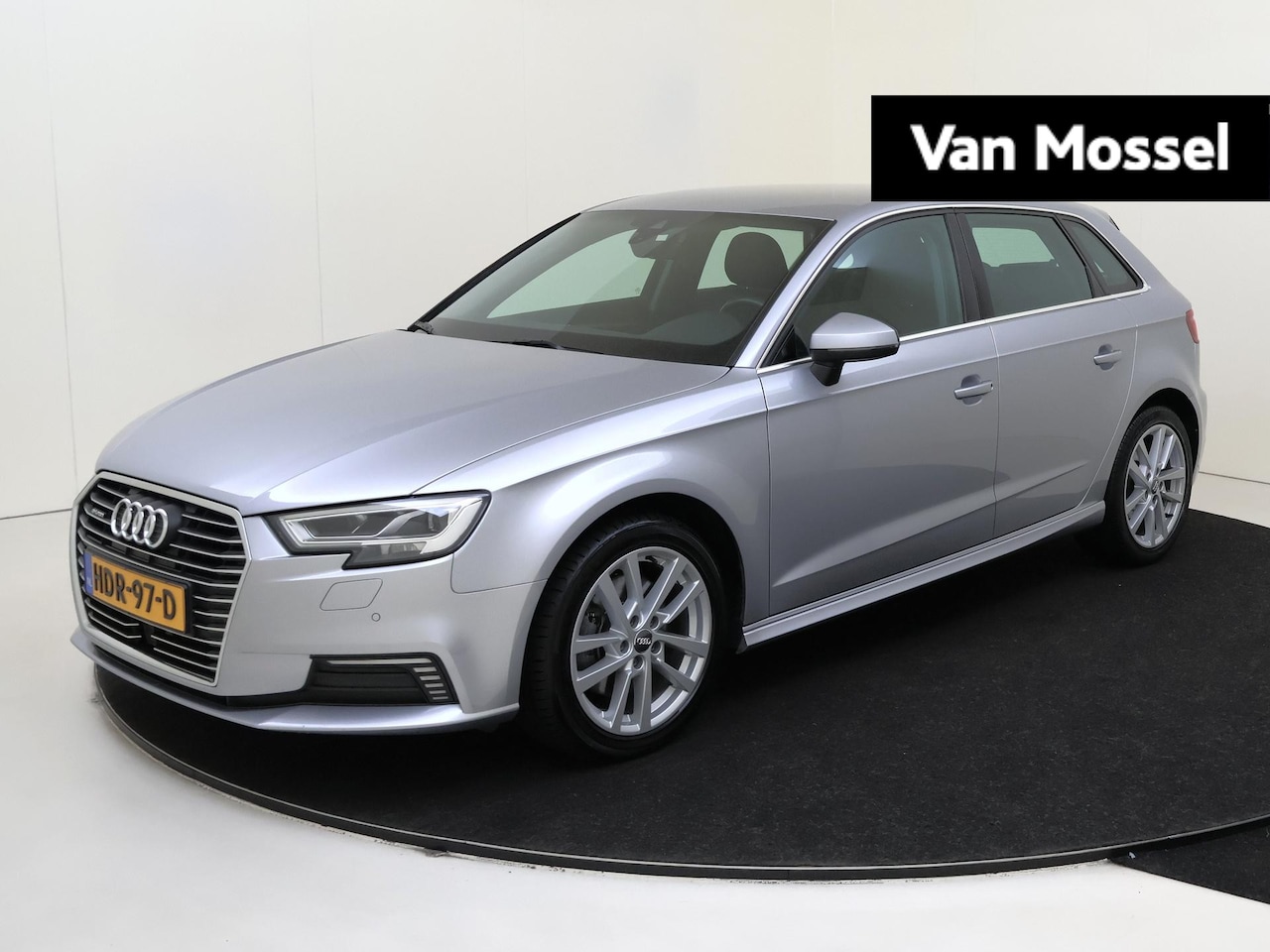 Audi A3 Sportback - 40 e-tron Advance Sport | Navigatie | Parkeersensoren | - AutoWereld.nl