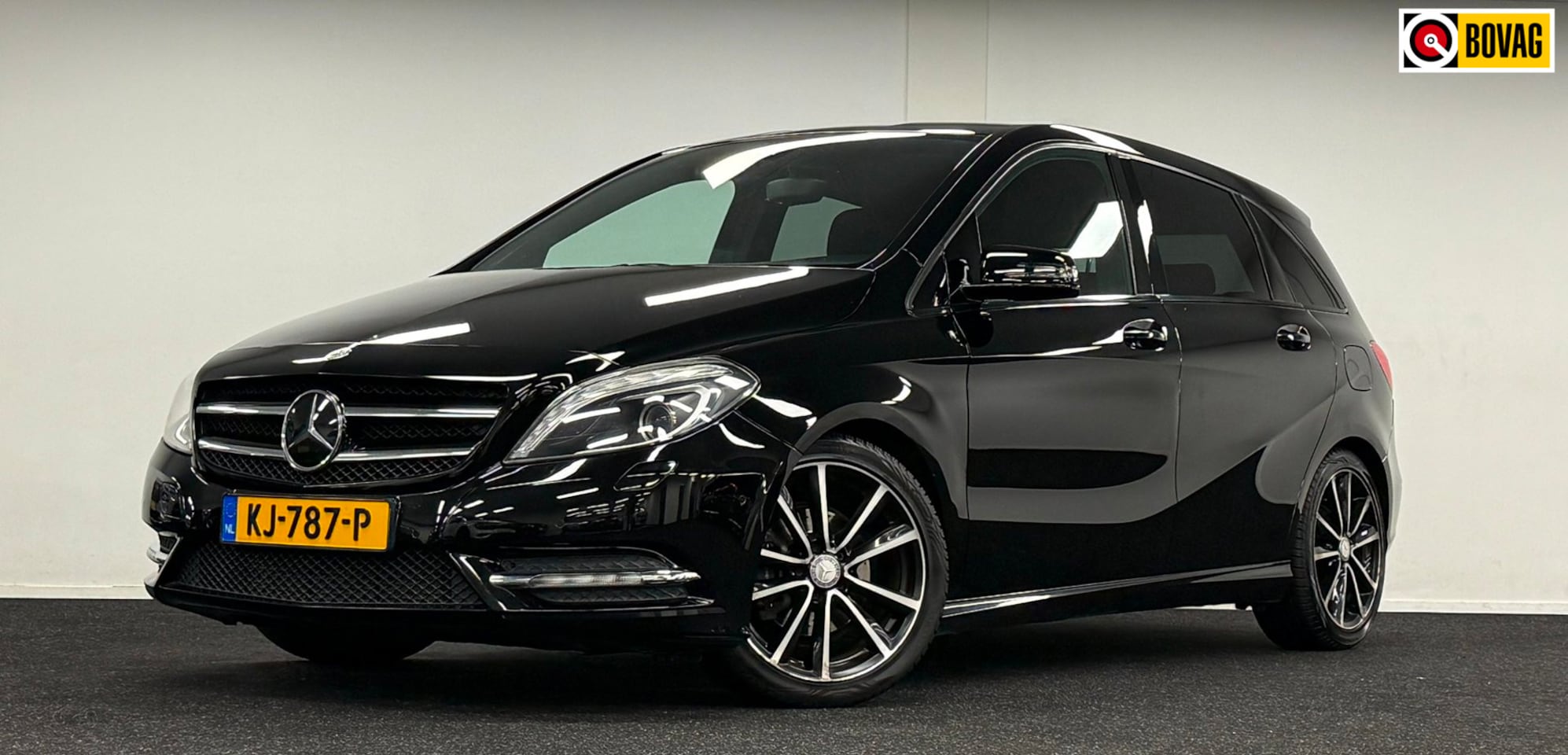 Mercedes-Benz B-klasse - 180 Ambition*Camera*Trekhaak*Stoelverwarming*Xenon - AutoWereld.nl