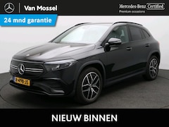Mercedes-Benz EQA - 250 AMG Line 67 kWh Nightpakket / Stoelverwarming / 19'' vijf-dubbelspaaks / Parkeercamera