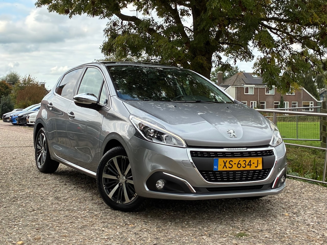 Peugeot 208 - 1.2 PureTech Allure | Pano + Cruise + Clima € 7.975,-!!! - AutoWereld.nl