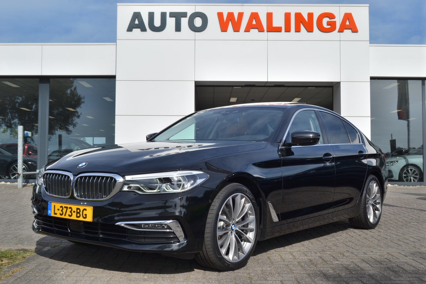 BMW 5-serie - 520i Luxury | Opendak | Head Up | Comfortstoelen | Adaptive Cruise | Stuur en stoelverw | - AutoWereld.nl