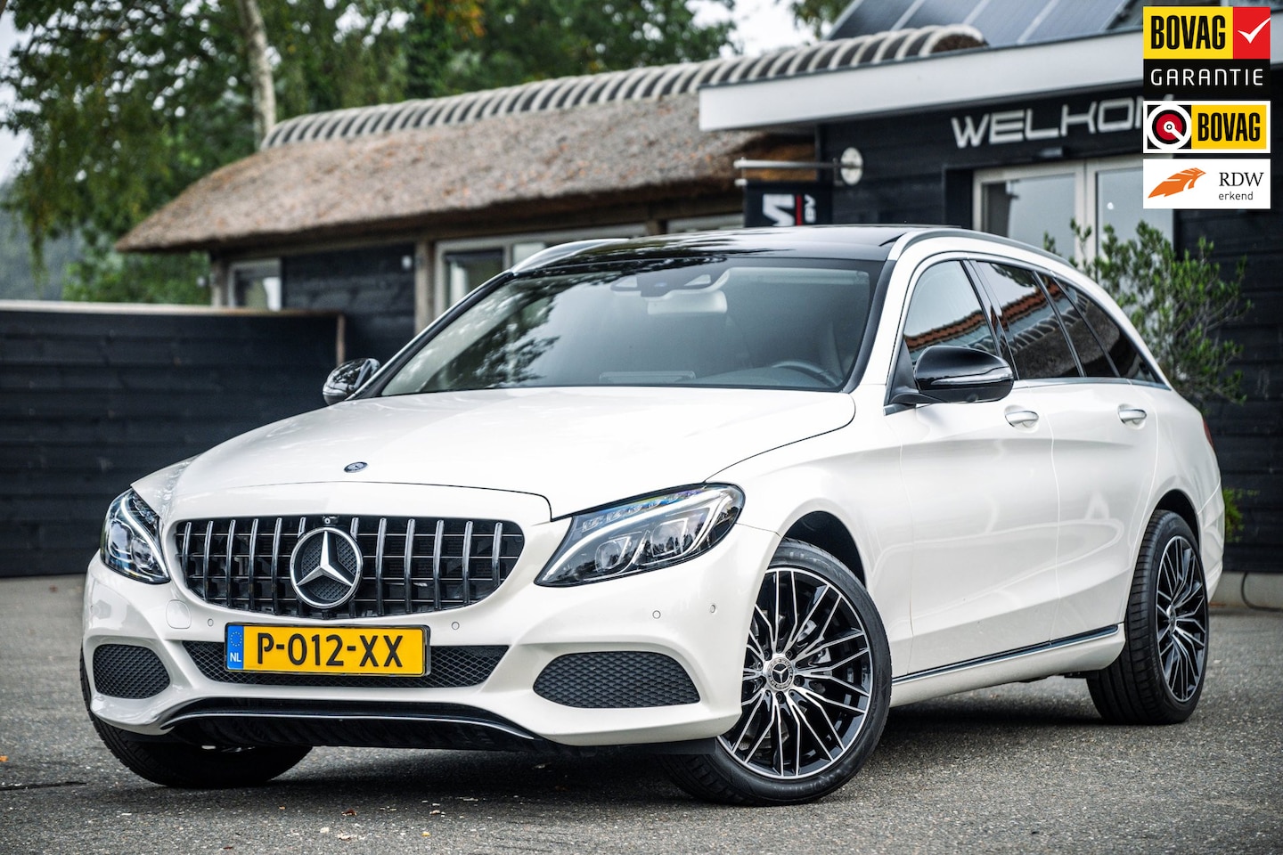 Mercedes-Benz C-klasse Estate - 200 Premium Plus I Pano I Carplay I Led I amg I Camera I Trekhaak I - AutoWereld.nl