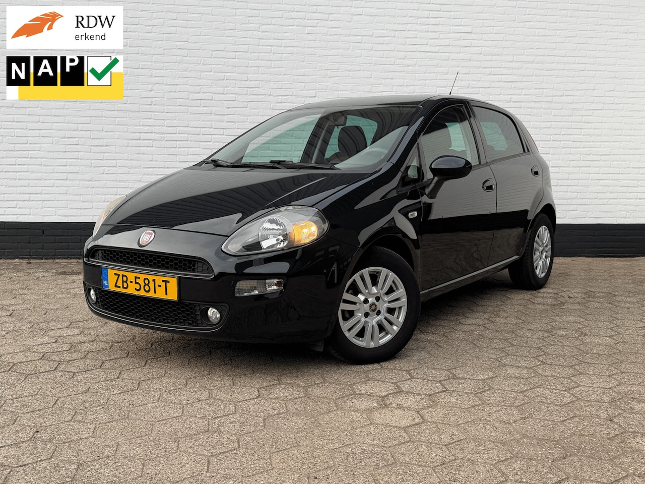 Fiat Punto Evo - 0.9 TwinAir Popstar AIRCO l NAVIGATIE 1e EIG. - AutoWereld.nl