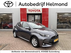 Toyota Yaris - 1.5 Hybrid 115 Business | Parkeersensoren voor/ achter | Stuurverwarming | Stoelverwarming
