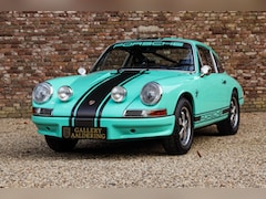 Porsche 912 - Coupe "A Bob Hahn restoration"" Fully restored and rebuilt several years ago by old-school