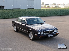 Jaguar XJ - 3.2 V8 Executive
