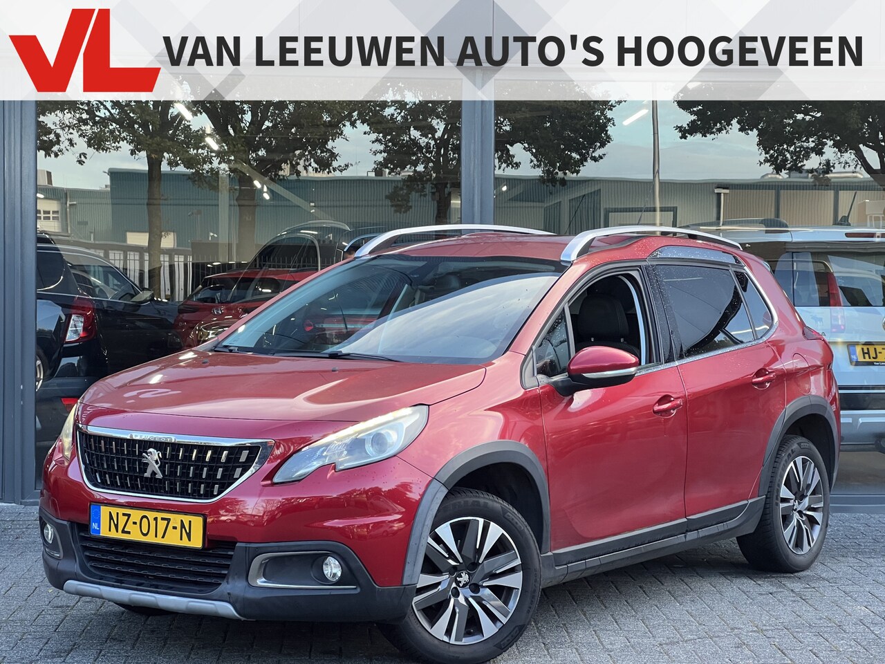Peugeot 2008 - 1.2 PureTech Allure | Nieuw binnen | Trekhaak | Navi | Climate | NAP - AutoWereld.nl