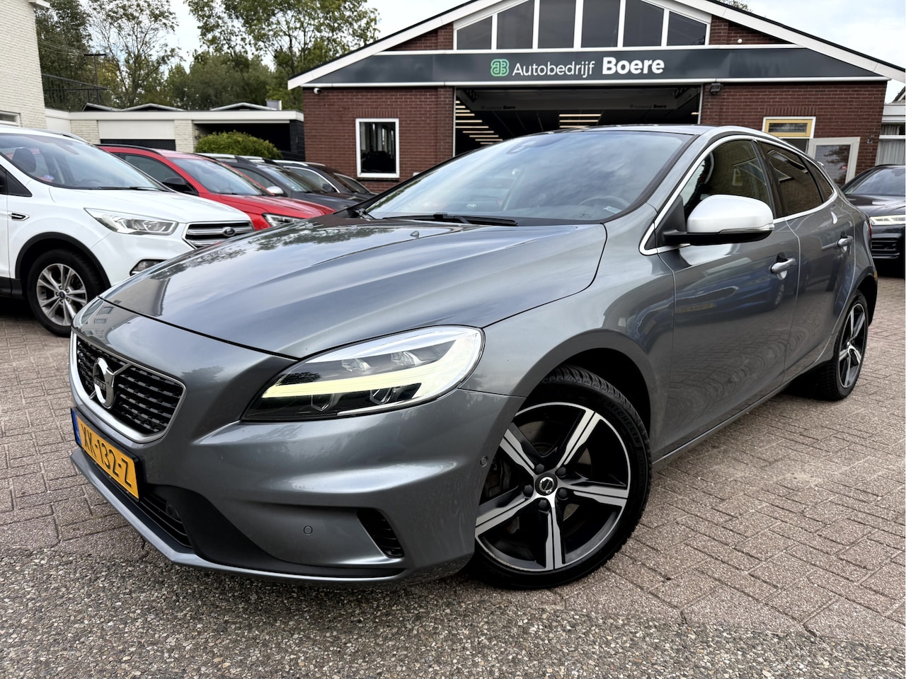 Volvo V40 - 1.5 T3 Polar+ Sport R-Design Panoramadak, Camera, 17''Lmv - AutoWereld.nl