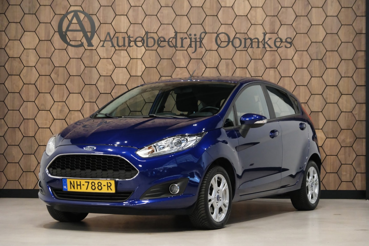 Ford Fiesta - 1.0 Style Ultimate *Navigatie* 88dkm ALL-Season banden PDV voor en achter - AutoWereld.nl