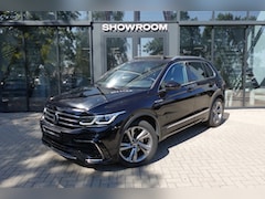 Volkswagen Tiguan - 1.5 TSI R-Line PANO KEYLESS CAM