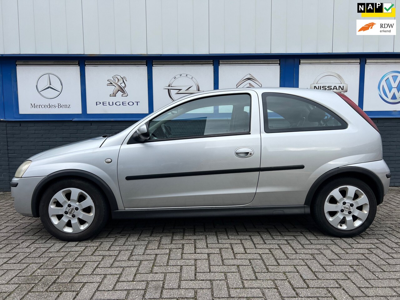 Opel Corsa - 1.2-16V Sport 2004 NWE.APK 1850EU - AutoWereld.nl