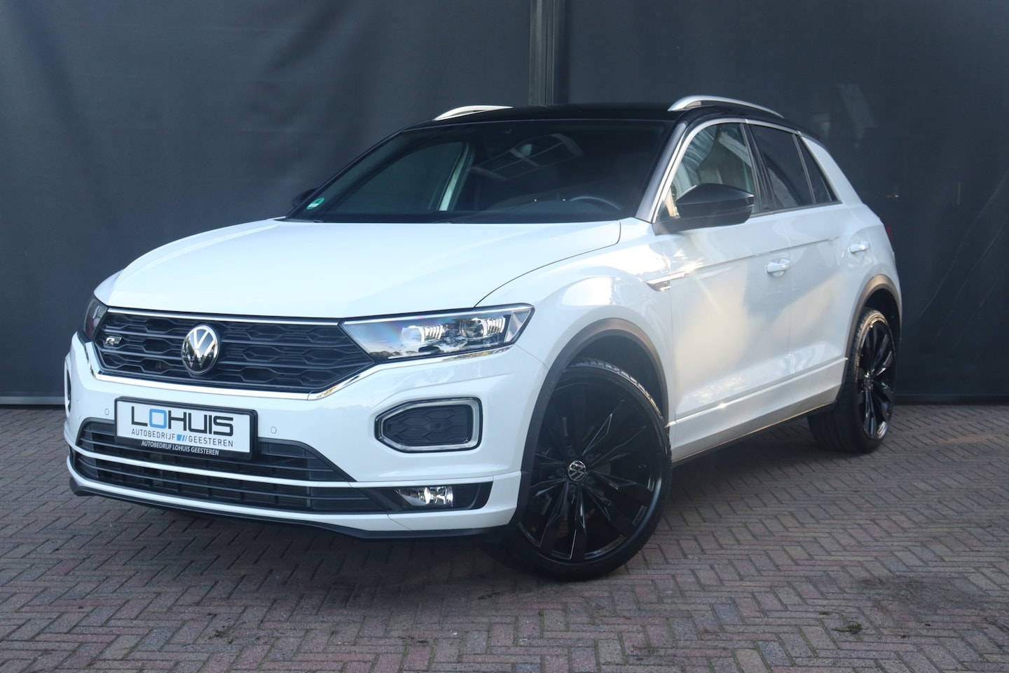 Volkswagen T-Roc - 1.5TSI Sport R-Line DSG | ACC | TREKHAAK | CARPLAY | VIRTUAL - AutoWereld.nl
