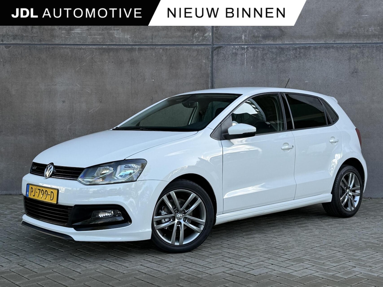 Volkswagen Polo - 1.2 TSI Comfortline Business R-Line | Airco | CarPlay | Cruise Control | - AutoWereld.nl