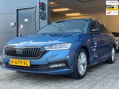 Skoda Octavia Combi - 1.0 TSI Sport Business / NAP / ADAPTIVE / TREKHAAK / STUURVERW. / CARPLAY / SFEER / P.SENS
