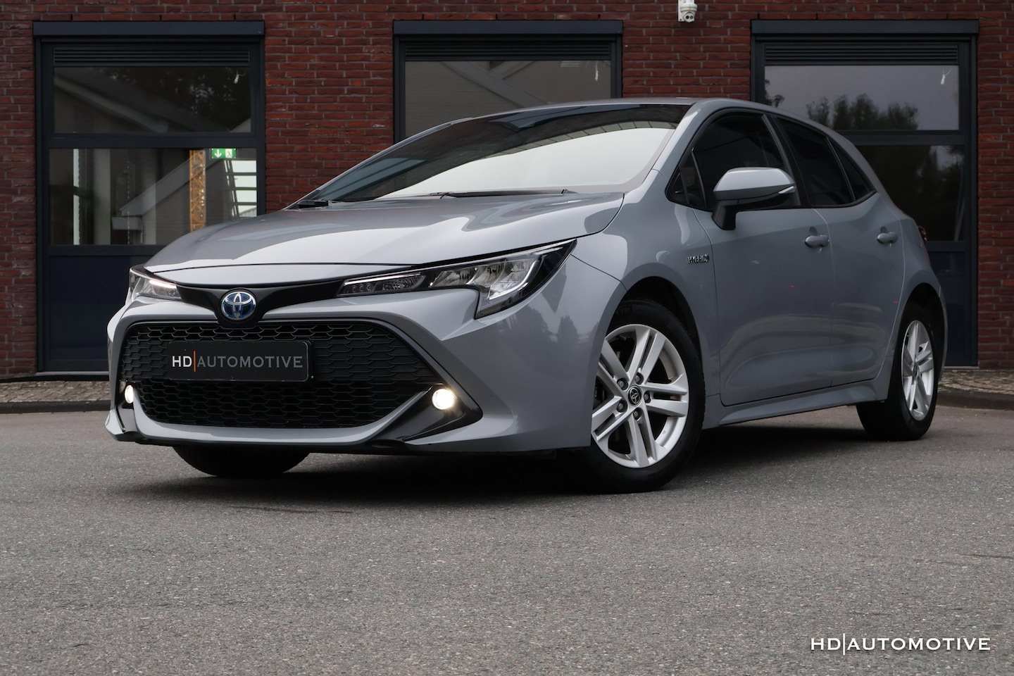 Toyota Corolla - 1.8 Hybrid Active Automaat 122PK CAMERA CARPLAY - AutoWereld.nl