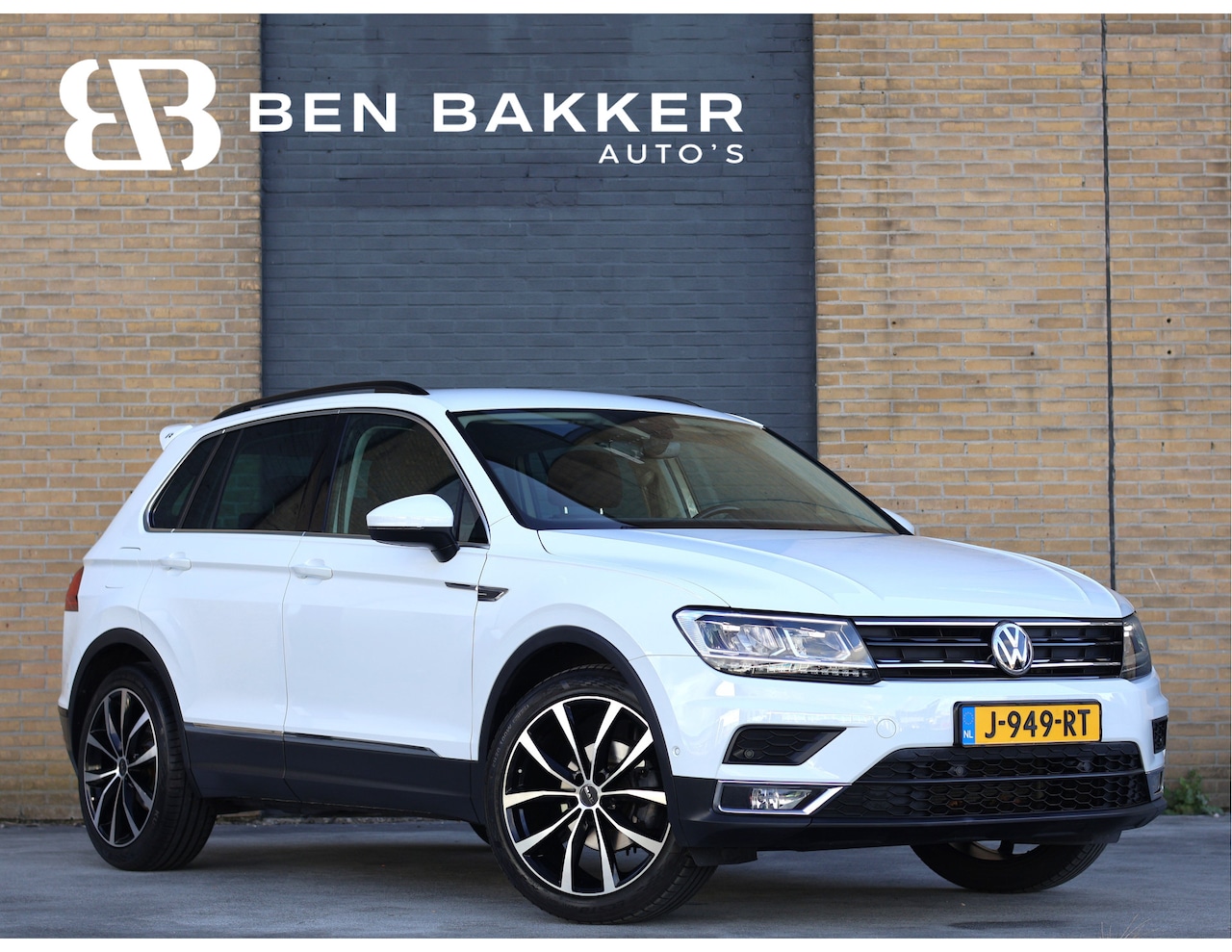 Volkswagen Tiguan - 1.5 TSI ACT Comfortline Business | ACC | Navi | Camera | LED | Trekhaak | - AutoWereld.nl