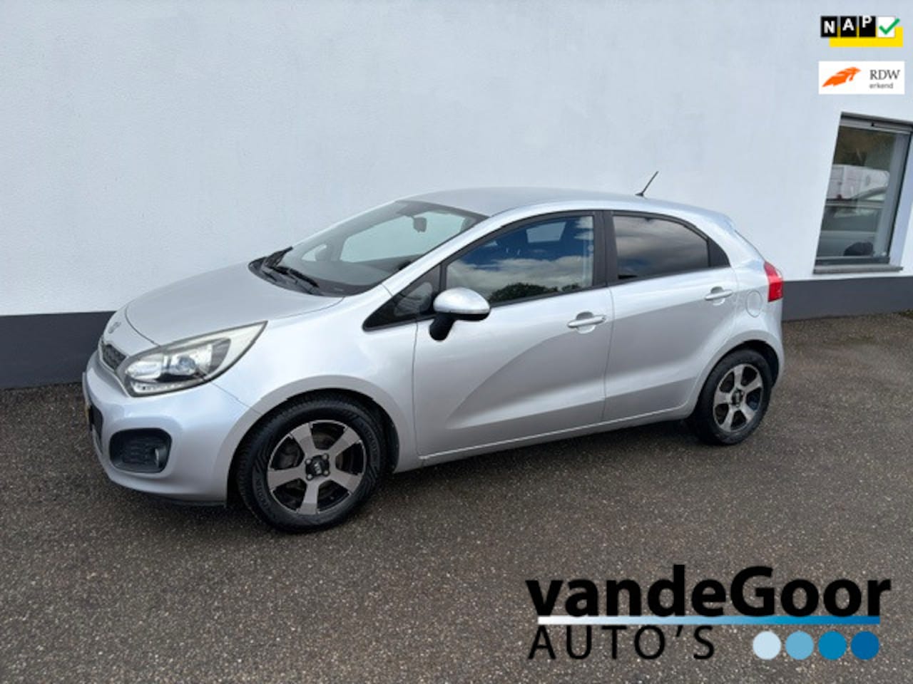 Kia Rio - 1.2 CVVT Plus Pack 1.2 CVVT Plus Pack, '11, 5-drs, airco, overmatig olie-verbruik ! - AutoWereld.nl