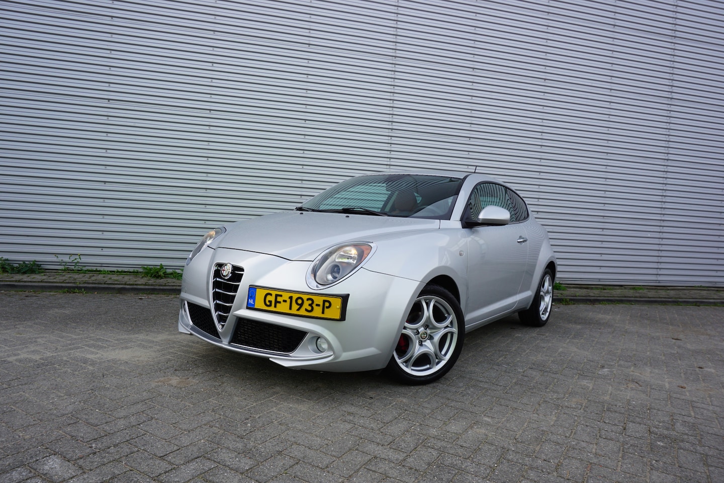 Alfa Romeo MiTo - 0.9 TwinAir Distinctive Climate / Navi / Cruise / leder / Parkeers. / Lm velgen / NAP - AutoWereld.nl