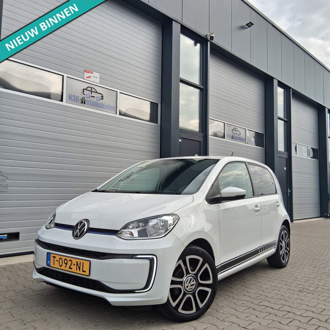 Volkswagen e-Up! - e-up Volkswagen E-Up! STYLE /Cruise C/ CAMERA/ 92,4% SOH/LUXE - AutoWereld.nl