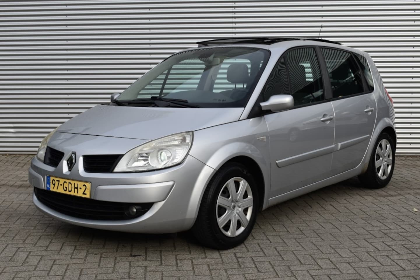 Renault Scénic - 1.6-16V BUSINESS LINE / LPG-G3 / PANO / TREKHAAK / APK 2-2027 / - AutoWereld.nl