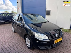 Volkswagen Polo - 1.4-16V Comfortline