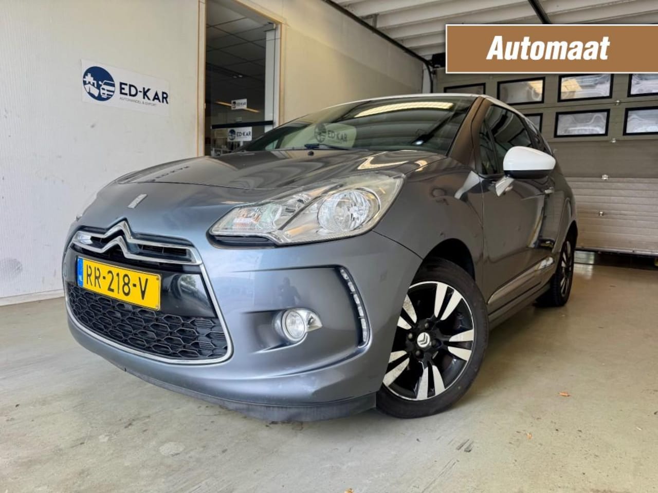 Citroën DS3 - 1.6 So Chic in Black AUT LEER NAVI CLIMA NETTE AUTO LMV APK BIJ AFLEVERING - AutoWereld.nl