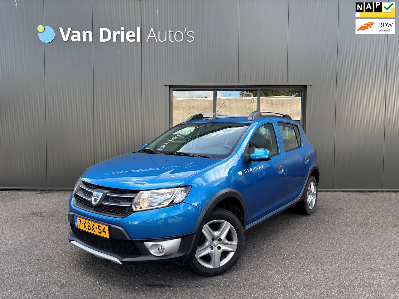Dacia Sandero Stepway - TCe 90 Lauréate / Navigatie / Trekhaak! - AutoWereld.nl