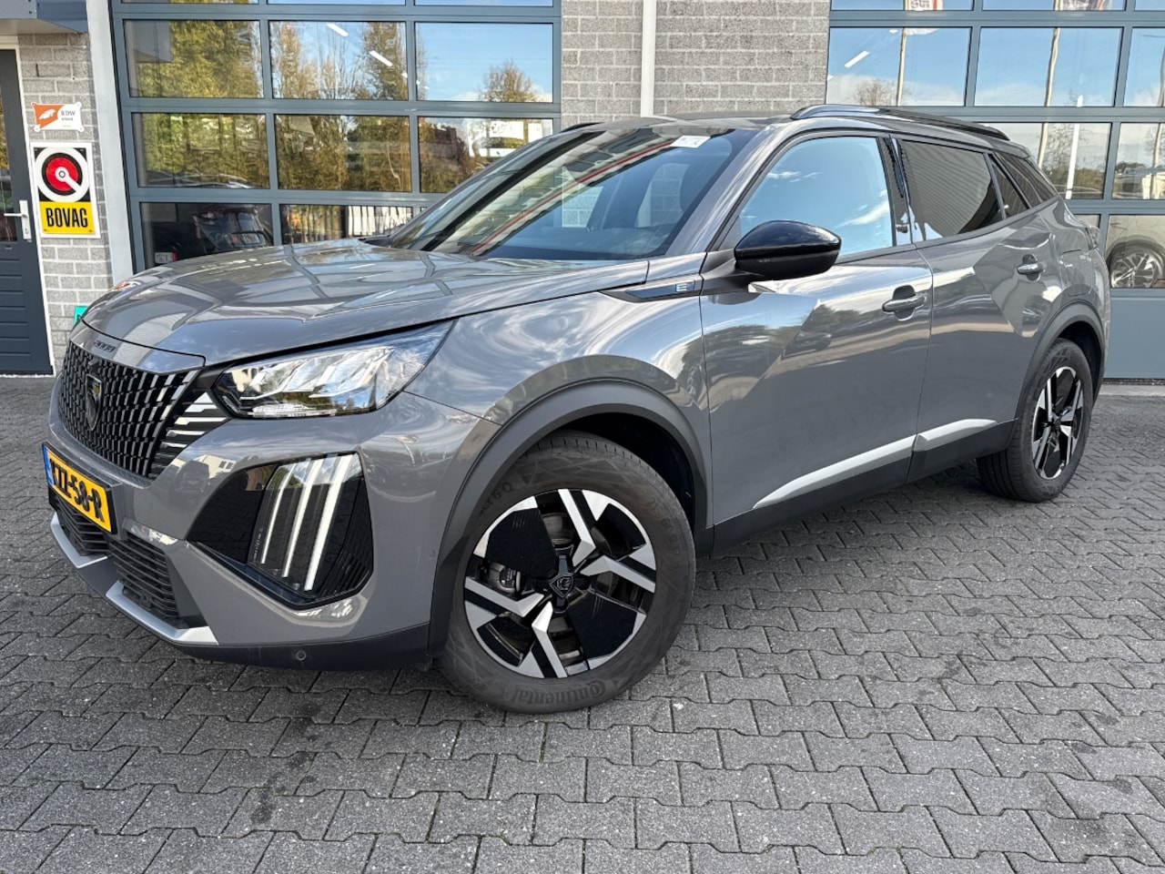 Peugeot e-2008 - EV Active Pack 50 kWh - AutoWereld.nl