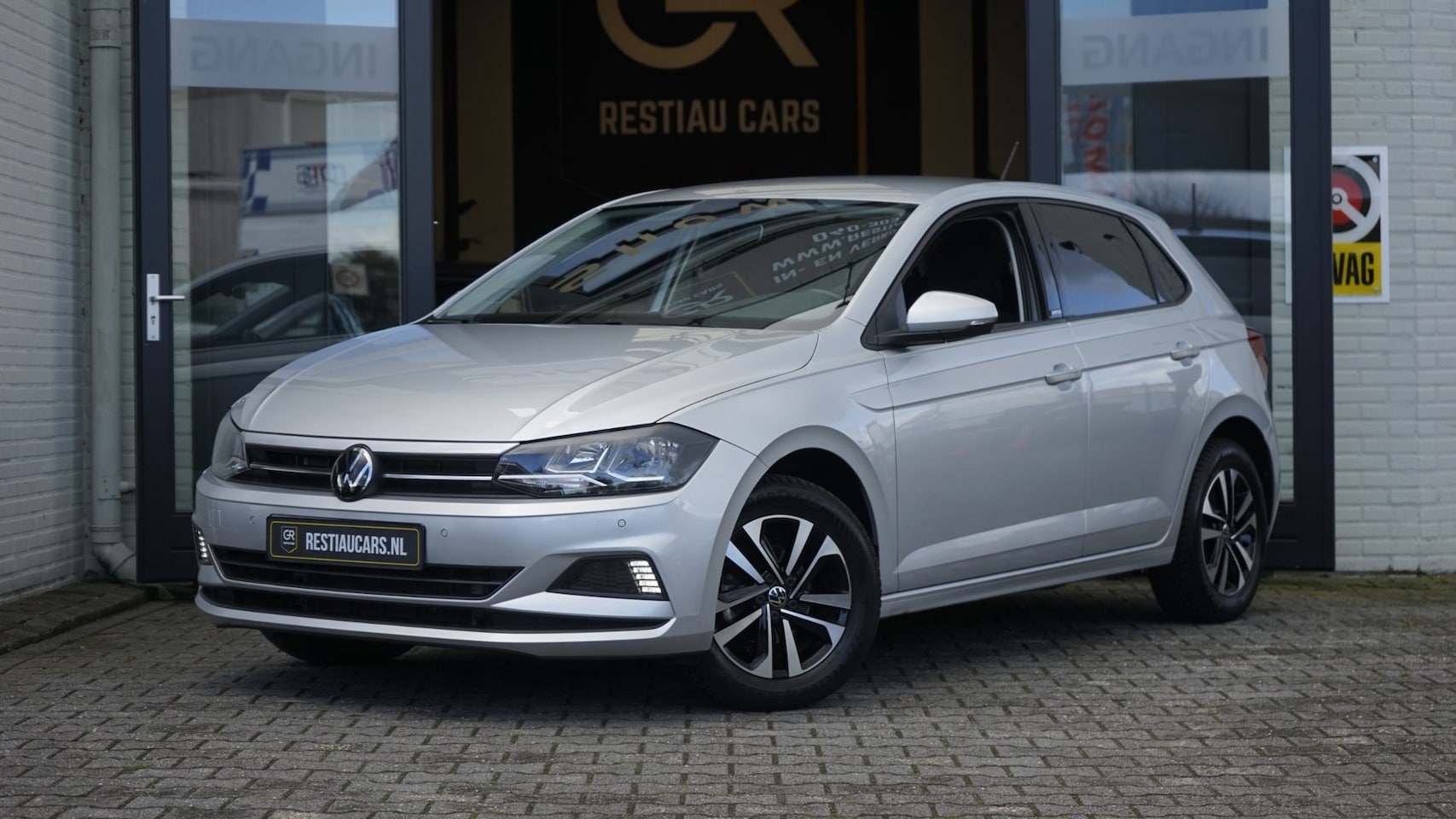 Volkswagen Polo - 1.0 TSI Highline AUTOMAAT|CARPLAY|CLIMA|CRUISE|PARKEERSENSOREN|STOELVERWARMING - AutoWereld.nl