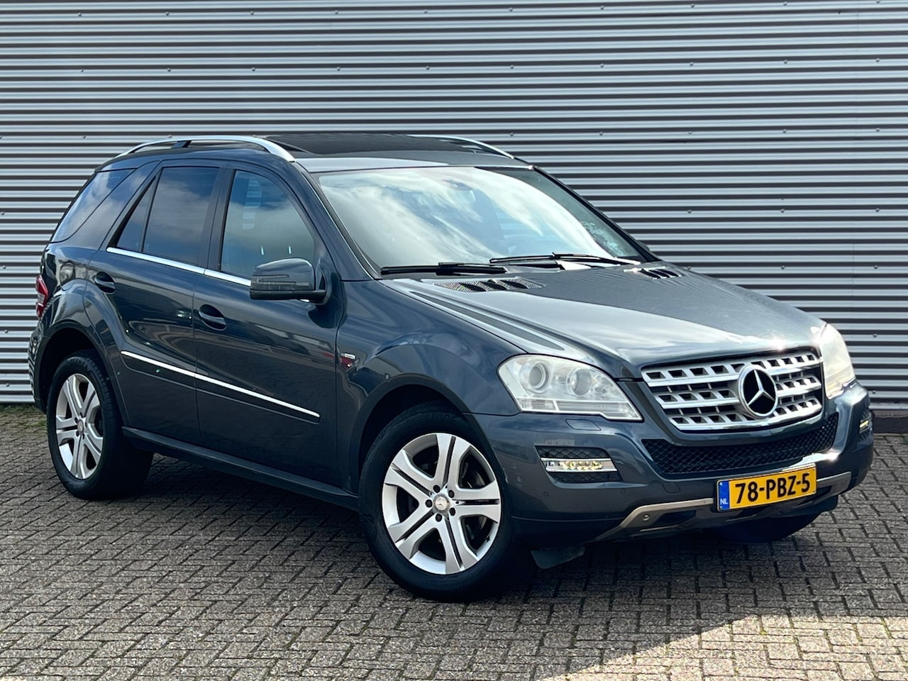 Mercedes-Benz M-klasse - 300 CDI BlueEFFICIENCY| SCHUIFDAK | NL AUTO | NAP | NAVI | CAMERA | XENON | TREKHAAK | - AutoWereld.nl