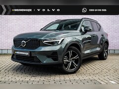 Volvo XC40 - 2.0 B4 Plus Dark | Trekhaak | Harman Kardon Audio | Achteruitrijcamera | Parkeersensoren |