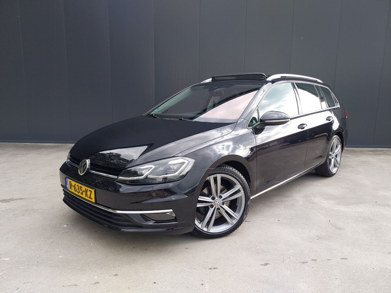 Volkswagen Golf Variant - 1.5 TSI 150 PK Highline PANO DAK ADAPT CRUISE MASSAGE STOEL LED NAVI ECC TREKHAAK - AutoWereld.nl