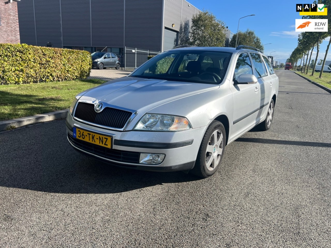 Skoda Octavia Combi - 1.6 Ambiente|Airco - AutoWereld.nl
