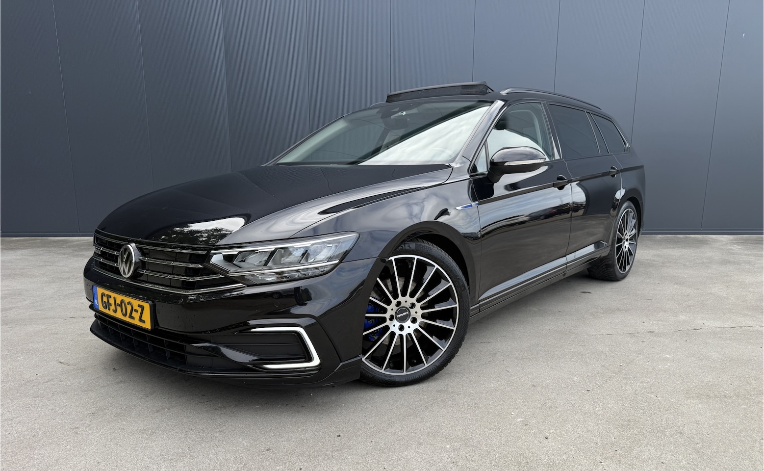Volkswagen Passat Variant - 1.4 TSI PHEV GTE MASSAGE STOEL NAVI ADAPT CRUISE TREKHAAK - AutoWereld.nl