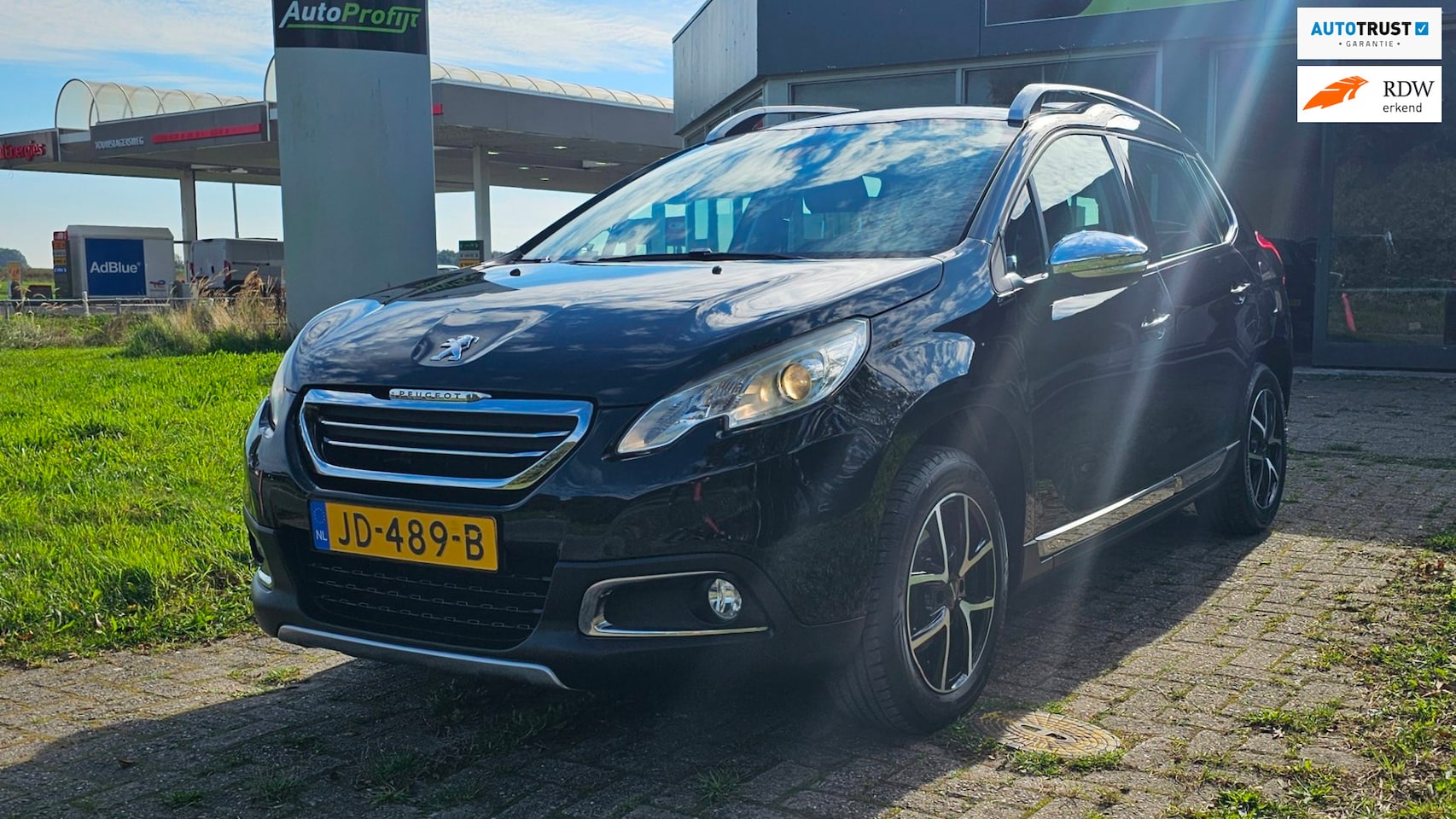 Peugeot 2008 - 1.2 PureTech Allure Automaat - AutoWereld.nl