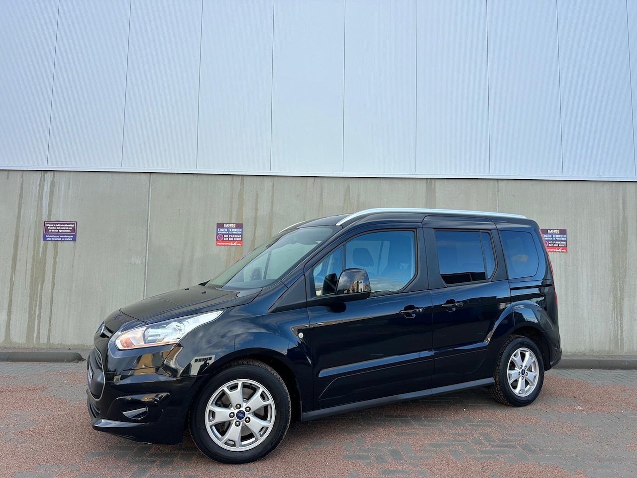 Ford Tourneo Connect Compact - 1.0 Titanium Climate C, Cruise C, Pano.Dak, Pdc!!!! - AutoWereld.nl