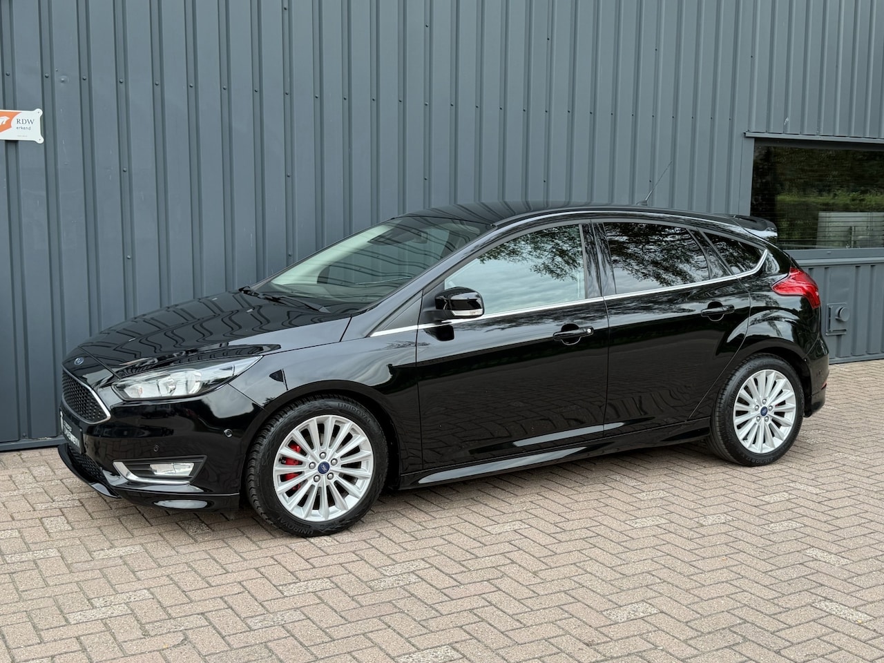 Ford Focus - 1.0 Titanium ST-LINE!/ONDERHOUDEN!/COMPLEET!/APK!/ - AutoWereld.nl