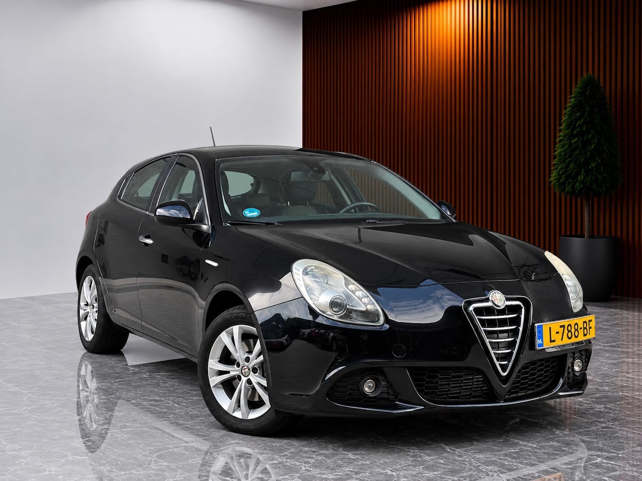 Alfa Romeo Giulietta - 1.4 T Distinctive Sport 170PK! (FACTUUR ONDERHOUD, NIEUWE RIEM, DNA KNOP, MULTIMEDIA, ZEER - AutoWereld.nl