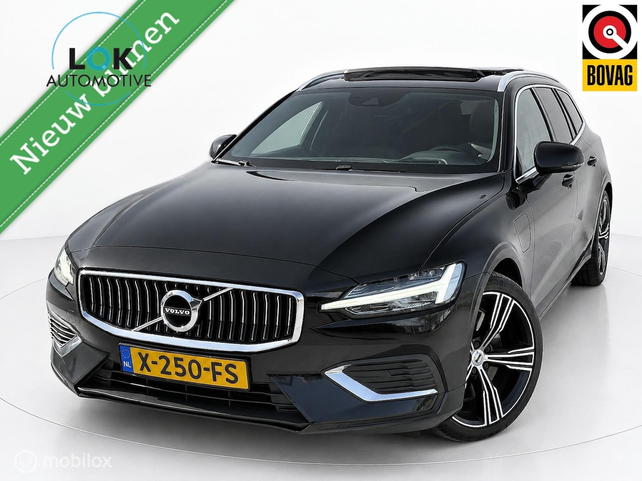 Volvo V60 - 2.0 T8 Twin Engine AWD R-Design PANO|LED|LEDER| - AutoWereld.nl