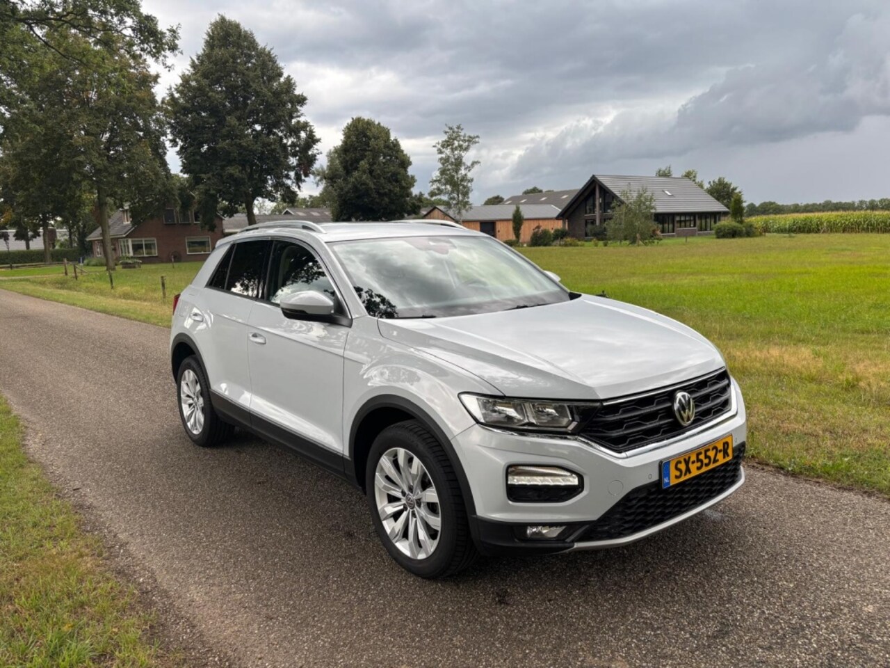 Volkswagen T-Roc - 1.5 TSI Style | ACC | Navigatie | Apple CarPlay | Climatronic | - AutoWereld.nl